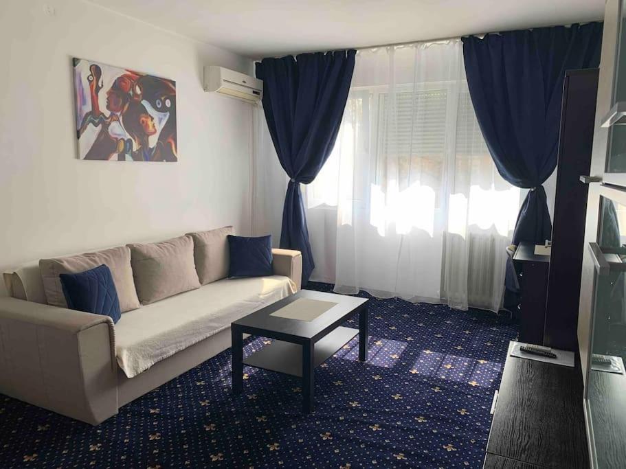 Cozy & Warm Studio Bukarest Kültér fotó